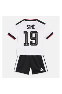 Saksa Leroy Sane #19 Jalkapallovaatteet Lasten Kotipeliasu MM-kisat 2026 Lyhythihainen (+ Lyhyet housut)